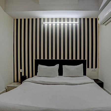 Hotel O Kanak Palace New Delhi Buitenkant foto