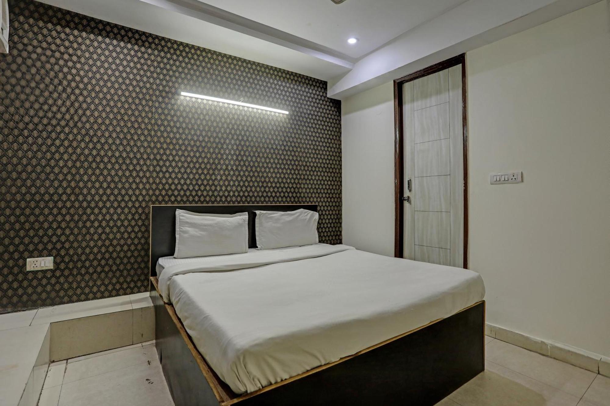 Hotel O Kanak Palace New Delhi Buitenkant foto
