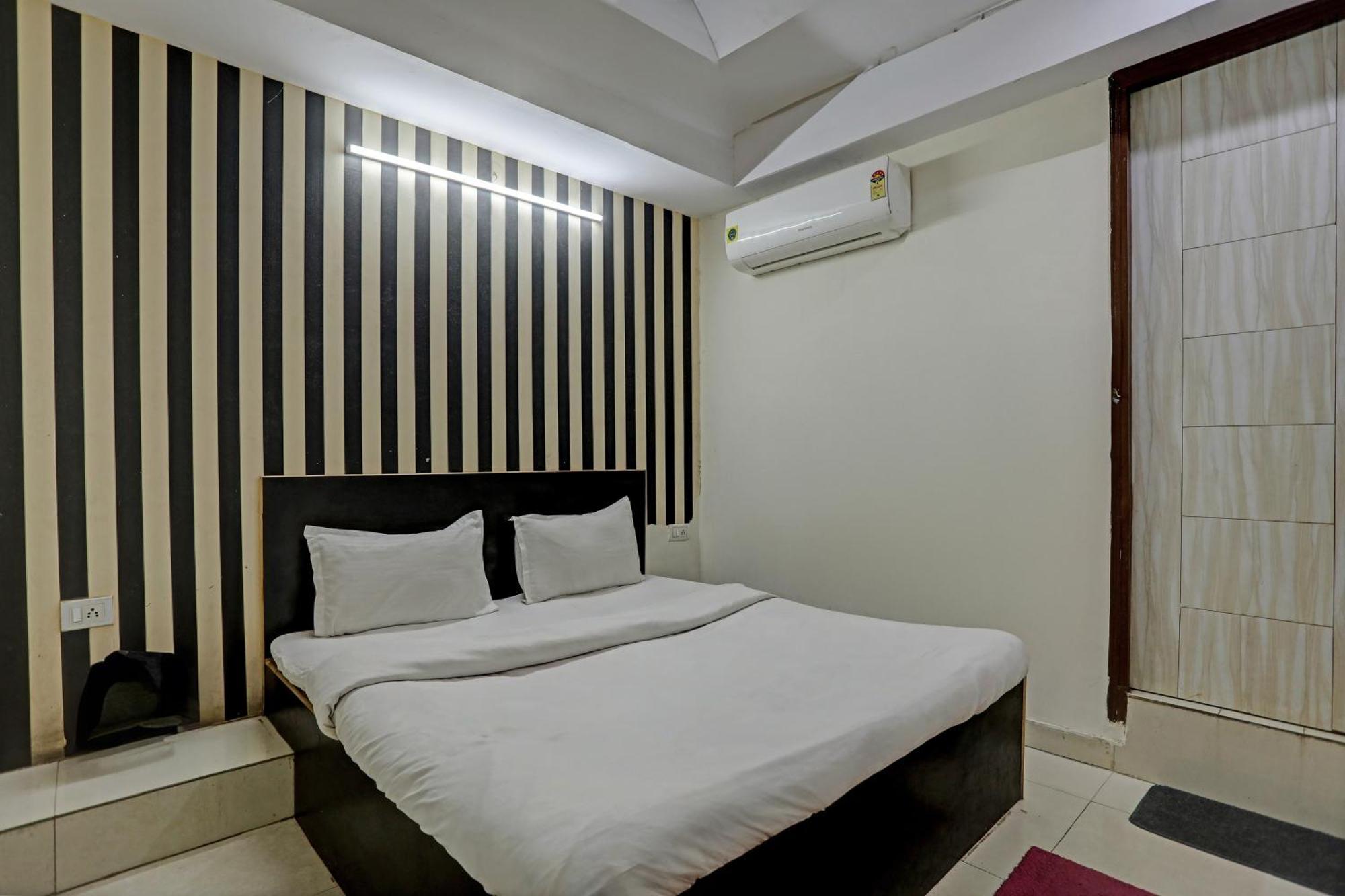 Hotel O Kanak Palace New Delhi Buitenkant foto
